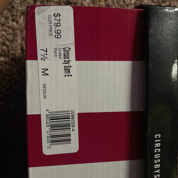 short black boot with straps - Picture 4 of 4